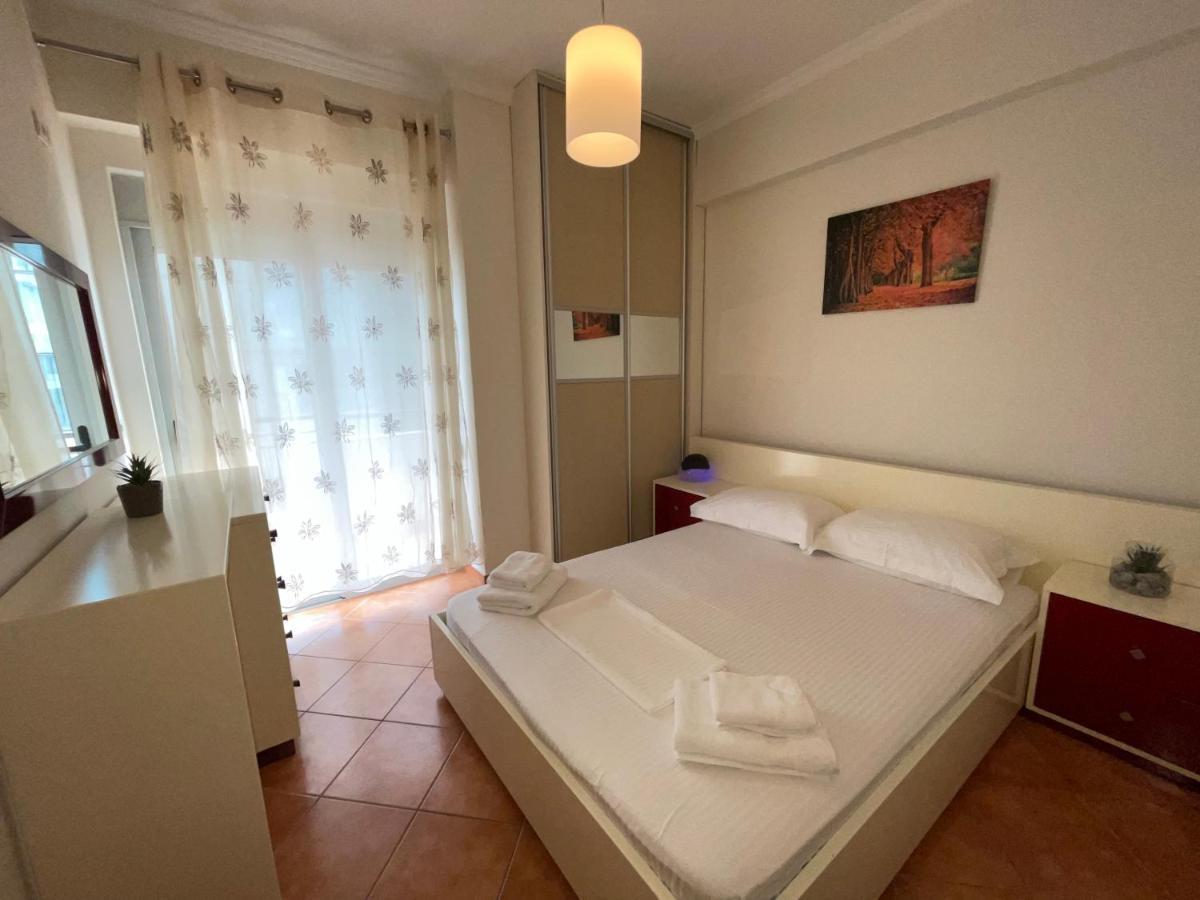 Saranda Central Apartment Esterno foto