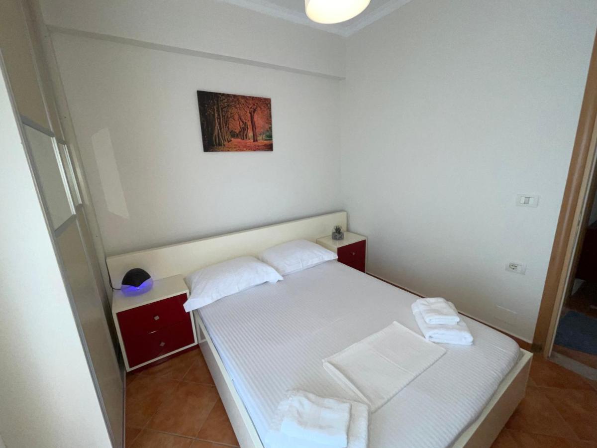 Saranda Central Apartment Esterno foto